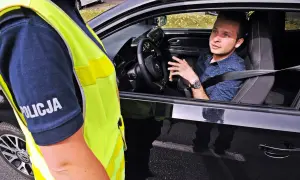 Gdzie można pojeździć samochodem bez prawa jazdy i uniknąć kary?
