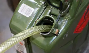 Jak długo można przechowywać benzynę? Kluczowe fakty i porady