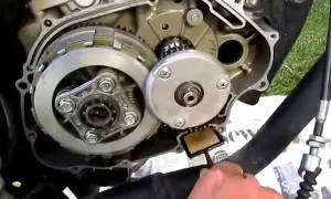 Ile oleju wchodzi do Honda CBR 125? Kluczowe informacje i porady