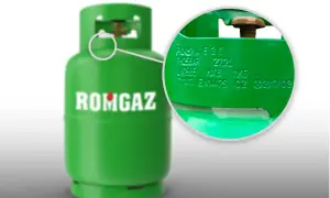 Zielona butla LPG z napisem ROMGAZ i zbliżeniem na wybite oznaczenia.
