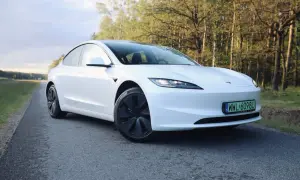Czy Tesla ma silnik spalinowy? Prawda o elektrycznych samochodach