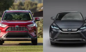 Dwa modele Toyoty: czerwony SUV na tle natury i ciemnoszary, elegancki Toyota Venza z przodu.