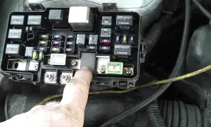 Objawy ELD w Hondzie – jak rozpoznać problemy z elektryką?