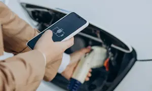 Ile prądu pobiera samochód elektryczny? Poznaj zaskakujące fakty