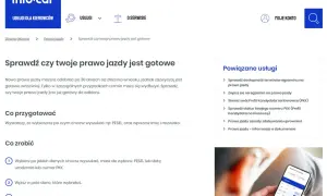 Dłoń trzymająca smartfon z widocznym ekranem aplikacji do sprawdzania statusu prawa jazdy.