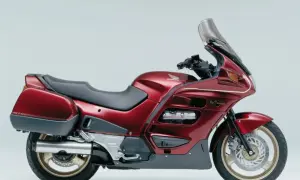 Honda ST 1100 czy warto kupić? Sprawdź zalety i wady tego motocykla