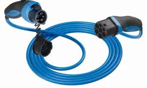 Niebieski kabel do ładowania samochodu elektrycznego z dwoma wtyczkami typu 2.