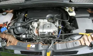 Ford C-Max jaki silnik wybrać? Sprawdź najlepsze opcje silnikowe