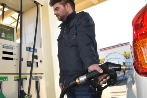 Jak wygląda diesel paliwo? Cechy i właściwości, które musisz znać