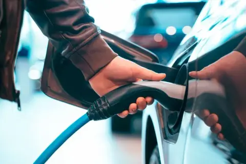 Jak otworzyć stację ładowania samochodów elektrycznych bez błędów