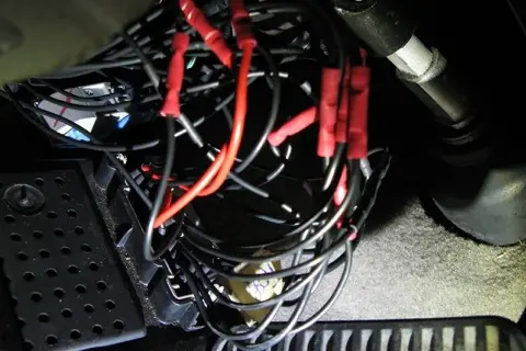 Jak połączyć przewody elektryczne w samochodzie bez ryzyka uszkodzeń