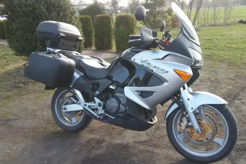 Honda varadero 1000 od kiedy wtrysk paliwa i dlaczego to ważne