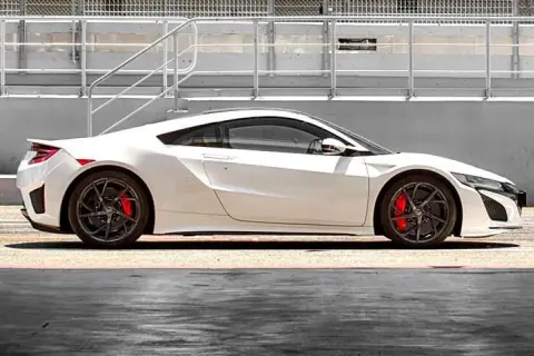Ile kosztuje honda NSX? Ceny, które zaskoczą każdego miłośnika luksusu