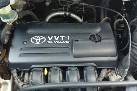 Toyota RAV4 - jaki silnik wybrać, aby zaoszczędzić na paliwie?
