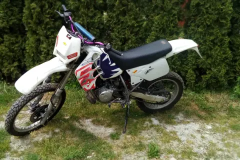 Honda CRM 125 ile ma koni? Sprawdź moc i osiągi tej maszyny
