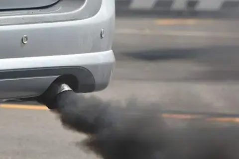 Dlaczego diesel kopci? Odkryj przyczyny dymu i ich skutki