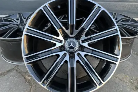 Jakie felgi do CLS - idealne wybory dla Twojego Mercedesa