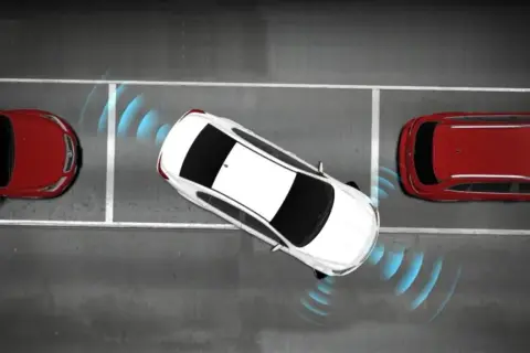 Jak włączyć czujniki parkowania Honda CRV i uniknąć problemów z parkowaniem