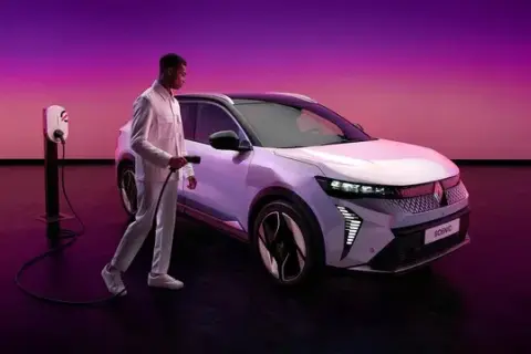 Ile się ładuje samochód elektryczny? Sprawdź, co wpływa na czas ładowania