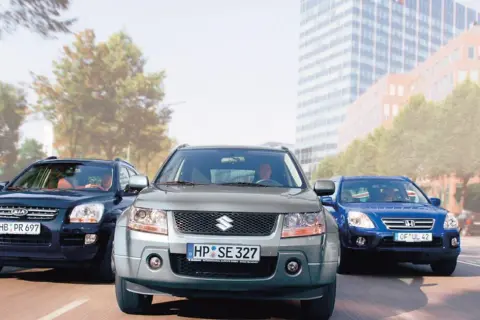 Suzuki Grand Vitara czy Honda CR-V - który SUV jest lepszy w 2023?