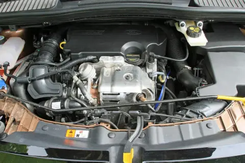Ford C-Max jaki silnik wybrać? Sprawdź najlepsze opcje silnikowe
