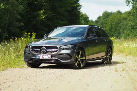 Ile pali Mercedes C klasa 2.0 benzyna? Zaskakujące dane o spalaniu