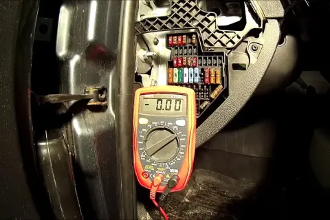 Jak sprawdzić przewody elektryczne w samochodzie, aby uniknąć awarii