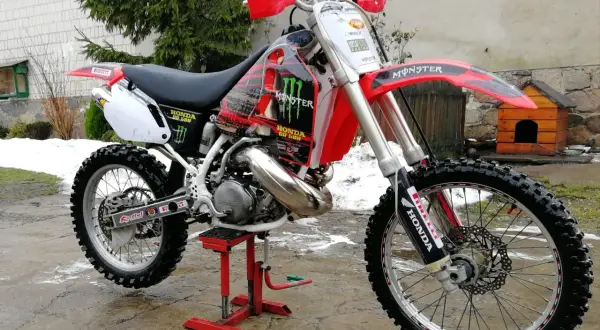 Honda CR 80 ile ma koni? Zaskakujące fakty o mocy silnika