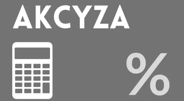 Kalkulator i znak procentu na szarym tle. Tekst "AKCYZA" sugeruje, że chodzi o podatek akcyzowy, być może związany z zakupem BMW F45.