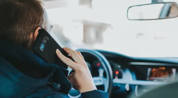 Jak połączyć telefon z samochodem przez Bluetooth Toyota Avensis T27 bez problemów