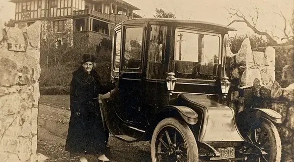 Kto wynalazł samochód elektryczny? Odkryj fascynującą historię wynalazków