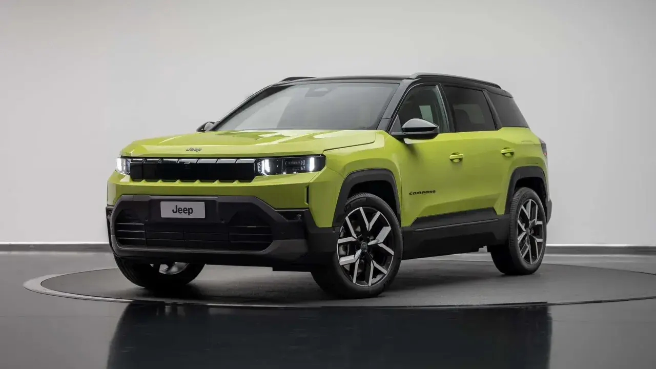 Nowy Jeep Compass 2025 w jaskrawym kolorze, gotowy na przygodę.