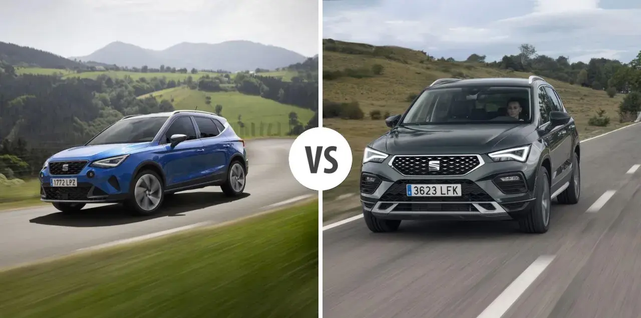 Niebieski i szary Seat SUV jadące po krętych drogach.