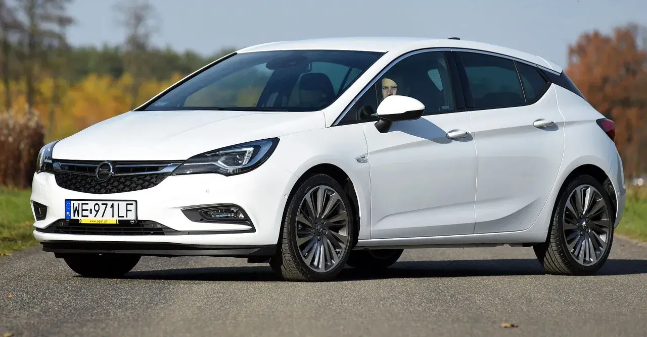 Opel Astra K: jaki silnik wybrać, aby uniknąć wysokich kosztów?