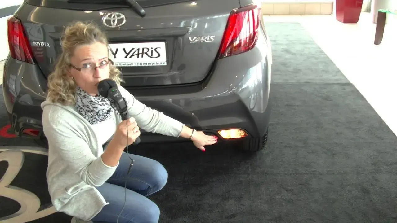 Jak włączyć światła w Toyocie Yaris - proste kroki, które musisz znać