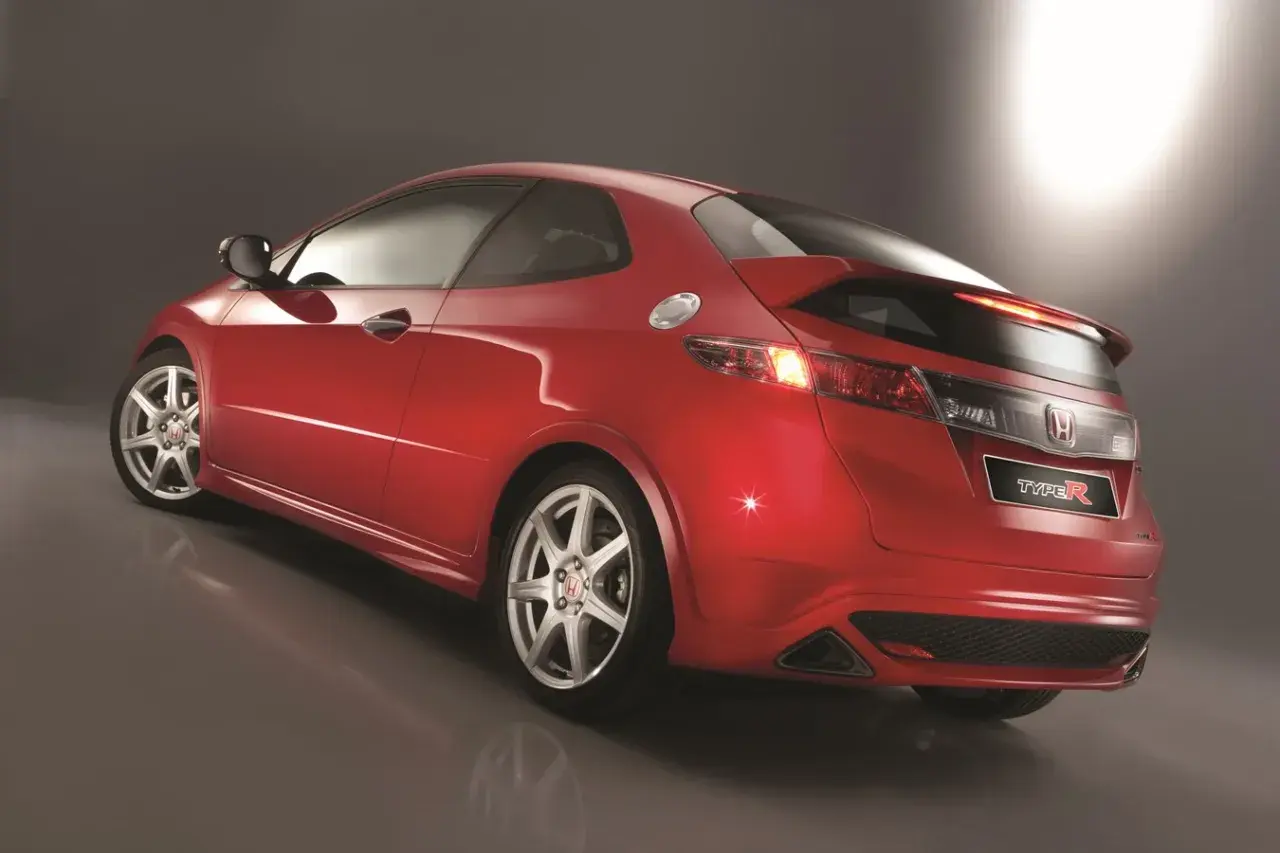Honda Civic ile koni - moc silników różnych modeli i generacji