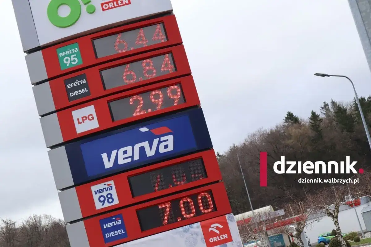 Cennik Orlen: czy verva 98 to benzyna czy diesel? Widzimy ceny: 6.44, 6.84, 2.99, 7.00.
