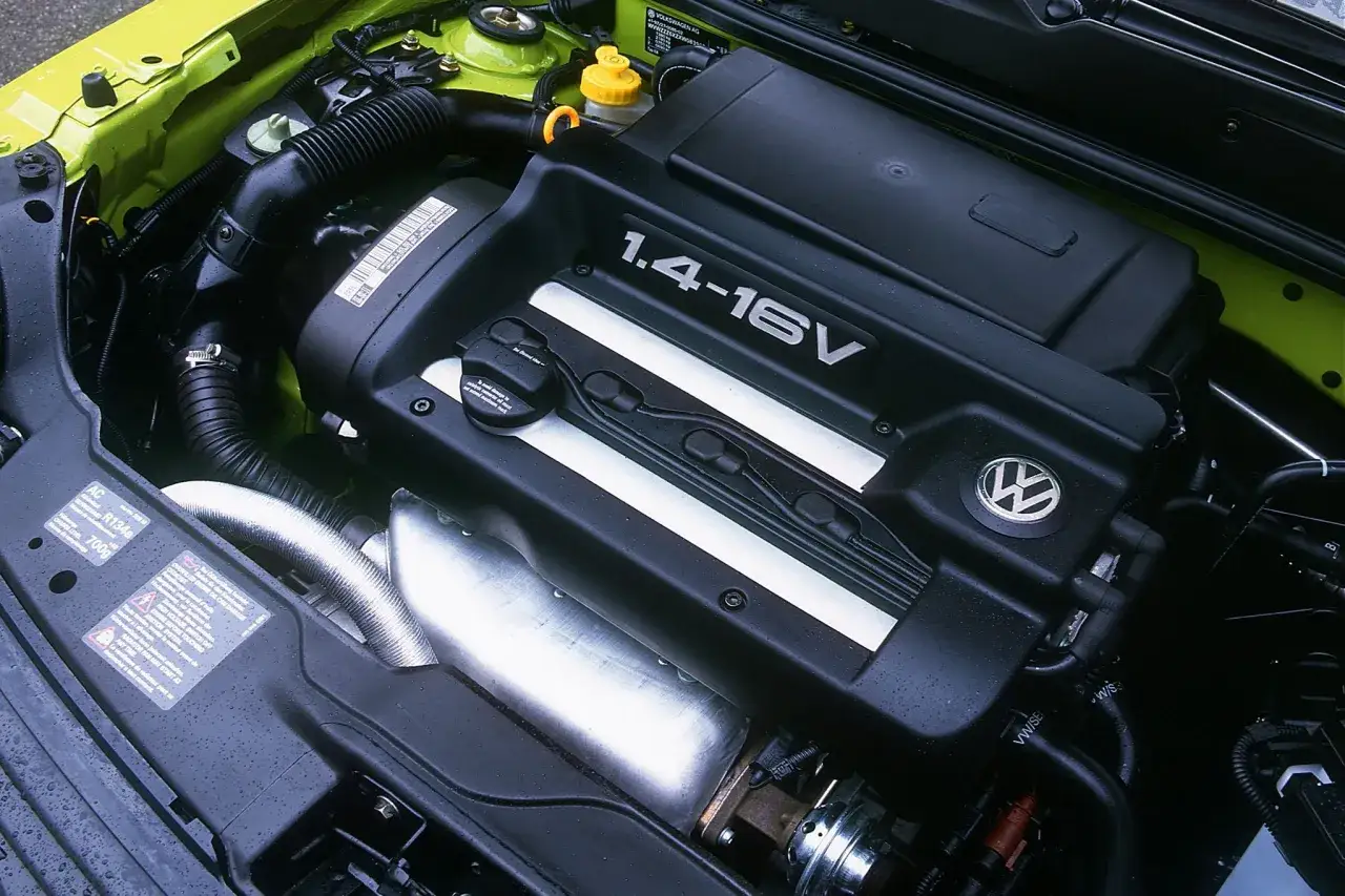 Silnik 1.4-16V Volkswagena Lupo, czysty i zadbany, gotowy do jazdy.