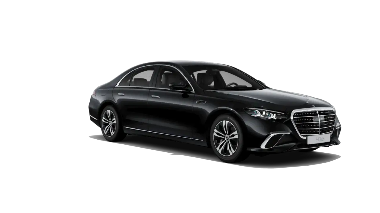 Elegancki, czarny mercedes sedan S-Class lśni na czarnym tle, gotowy na podróż.
