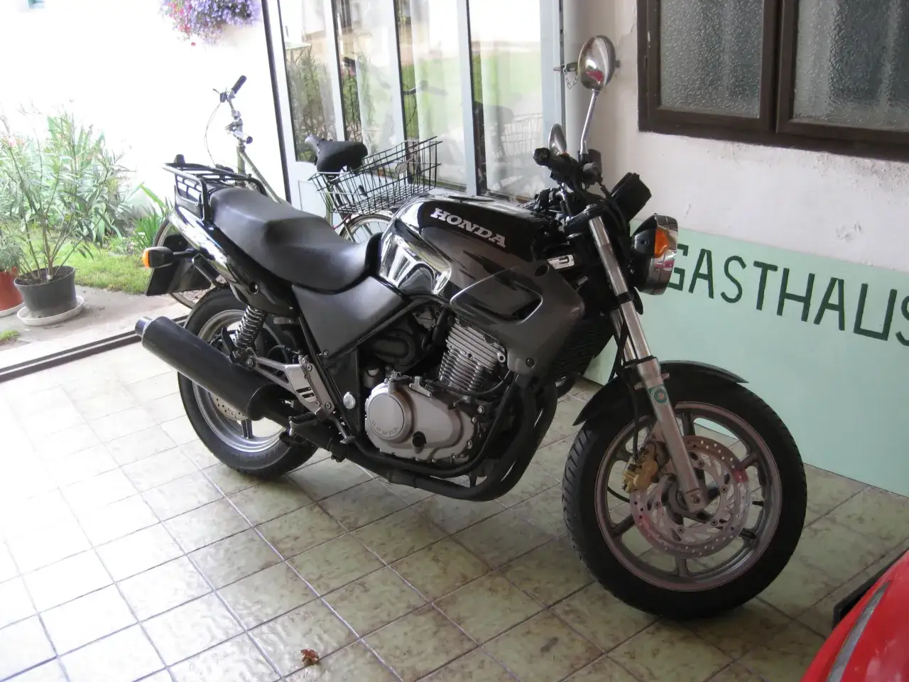 Zdjęcie Honda cb 500 ile koni - poznaj moc i osiągi tego motocykla