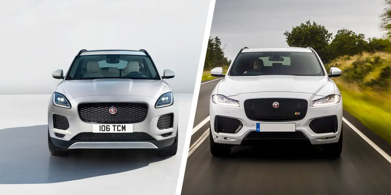 Dwa białe Jaguar SUV-y: jeden statyczny, drugi w ruchu na drodze.