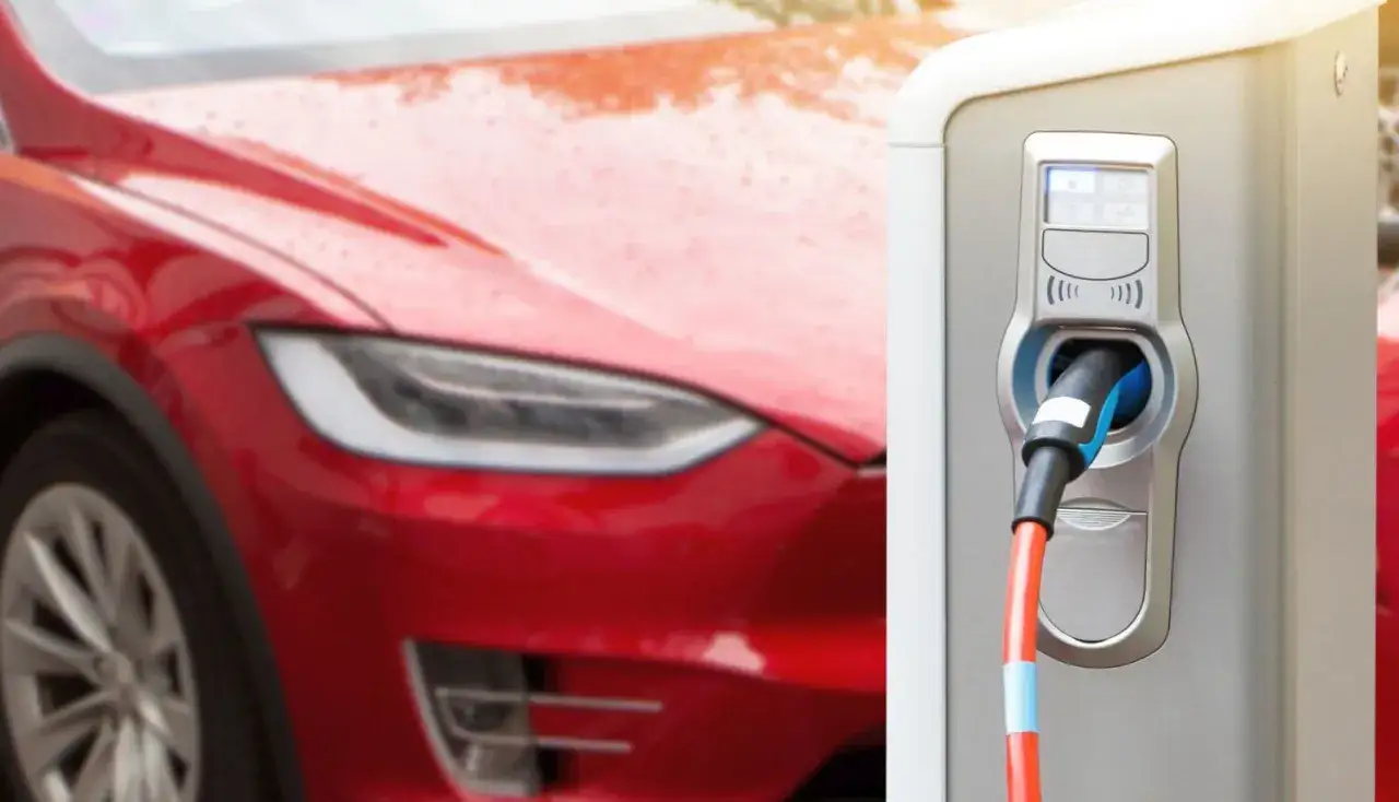 Zdjęcie Ile trwa ładowanie samochodu elektrycznego na stacji? Sprawdź czasy!