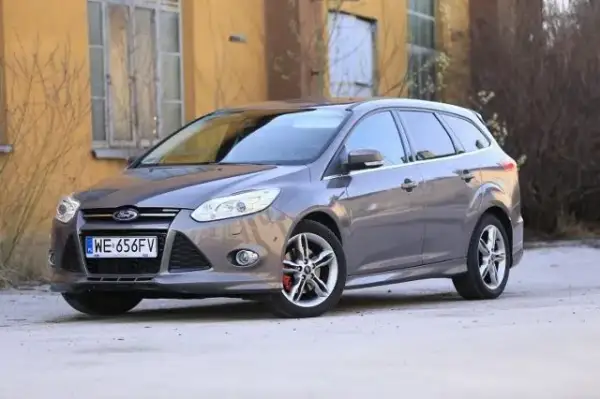 Ile pali ford focus 1.6 benzyna? Sprawdź, by uniknąć wysokich kosztów!