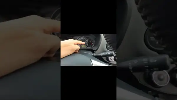 Jak włączyć światła przeciwmgielne tylne w Toyota Yaris - proste kroki