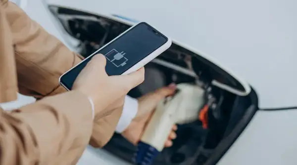 Ile prądu pobiera samochód elektryczny? Poznaj zaskakujące fakty